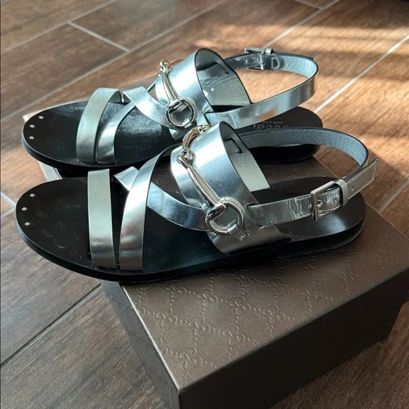 Gucci Metallic Silver Horsebit Sandals size 38.5 - Picture 2 of 7
